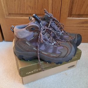 Keen Women's Blackcomb Waterproof Hiking Boots
